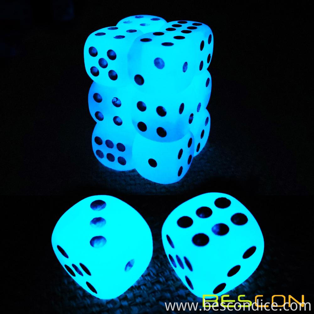 Gemini Glow In The Dark D6 Game Dice Icy Rock 6 Gemini Glow In The Dark D6 Game Dice Icy Rock 6